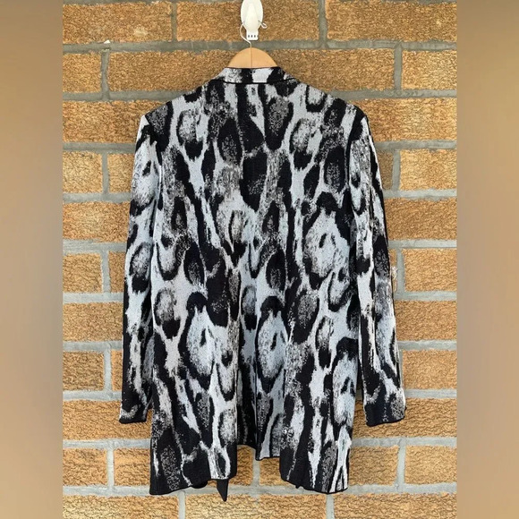 Misook "Snow Leopard" knit jacket Large - Picture 8 of 13